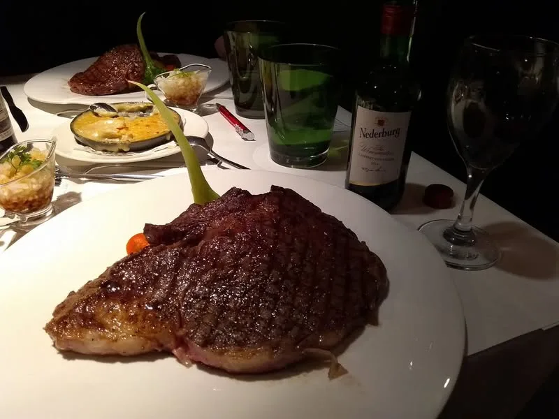 台北 Tasty 西堤牛排 (台北重慶南店)