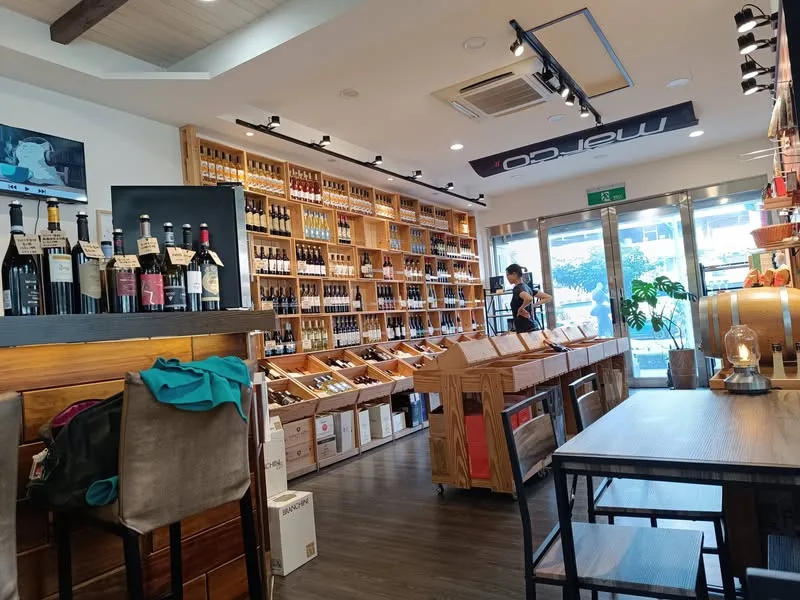 台北 士林 馬戲團市集［葡萄酒專賣店］