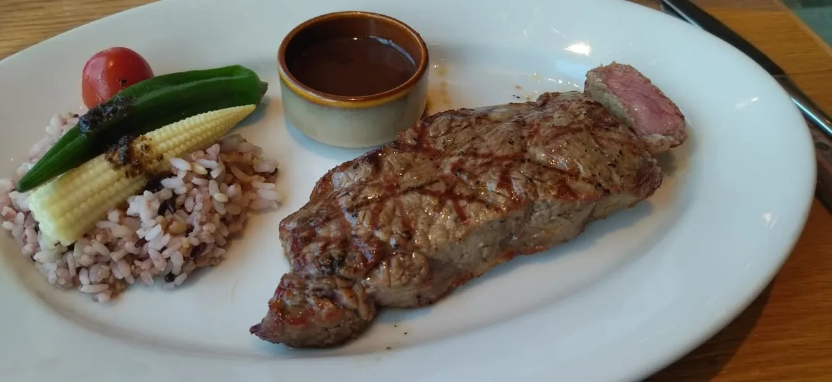 台北 松山意舍酒店 17F QUE 餐廳