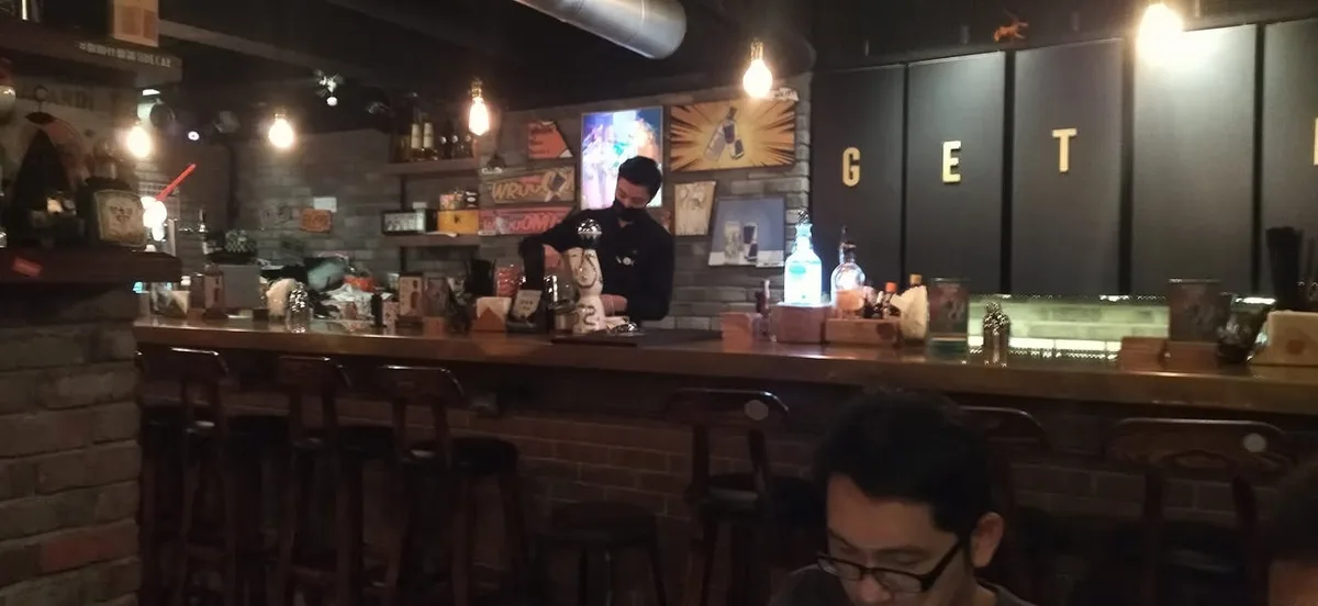 台北 光復南路巷內 你覺得呢 餐酒館