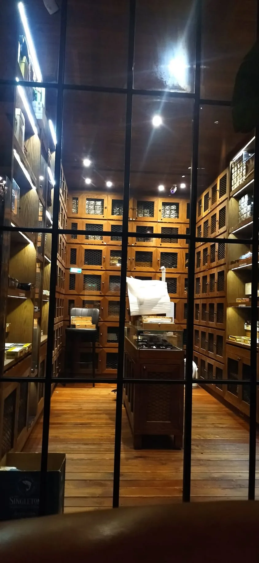 台北 內湖 雪茄盛世館