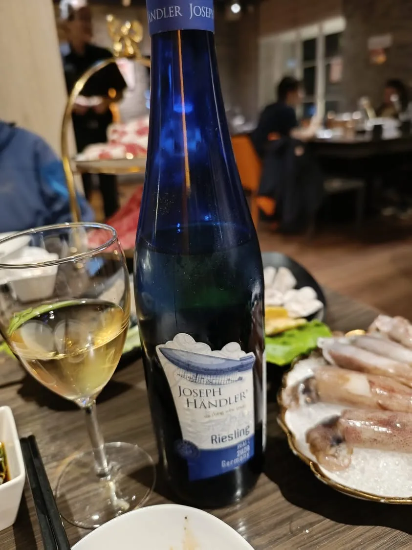 台北 松山區 芳朵麻辣鍋 (改為 沐澄螺螄粉鴛鴦鍋)