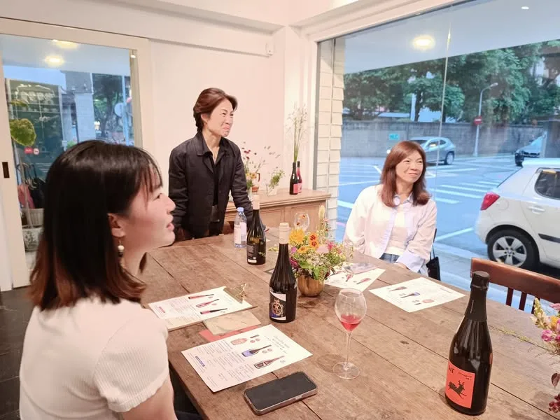 台北 松江路巷內 Salon Flowers-威石東台灣葡萄酒