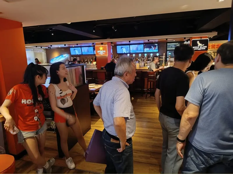 台北 慶城街 Hooters