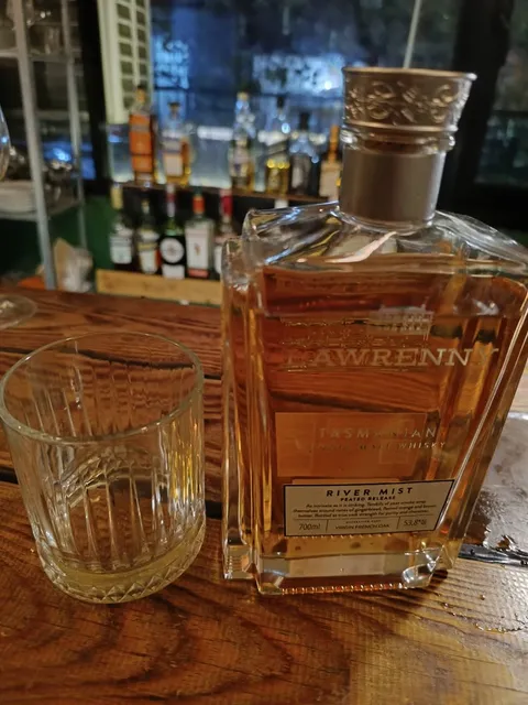 台北 民生社區  Black Bottle 照片 5