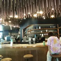 台中 星巴克大英店 & 七期  餐桌有酒 餐廳