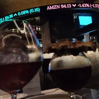 台北 光復南路巷內 The Traders Club 酒吧 (永久歇業) 照片 1