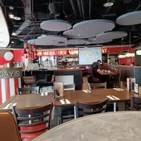 統一時代2F TGI Fridays